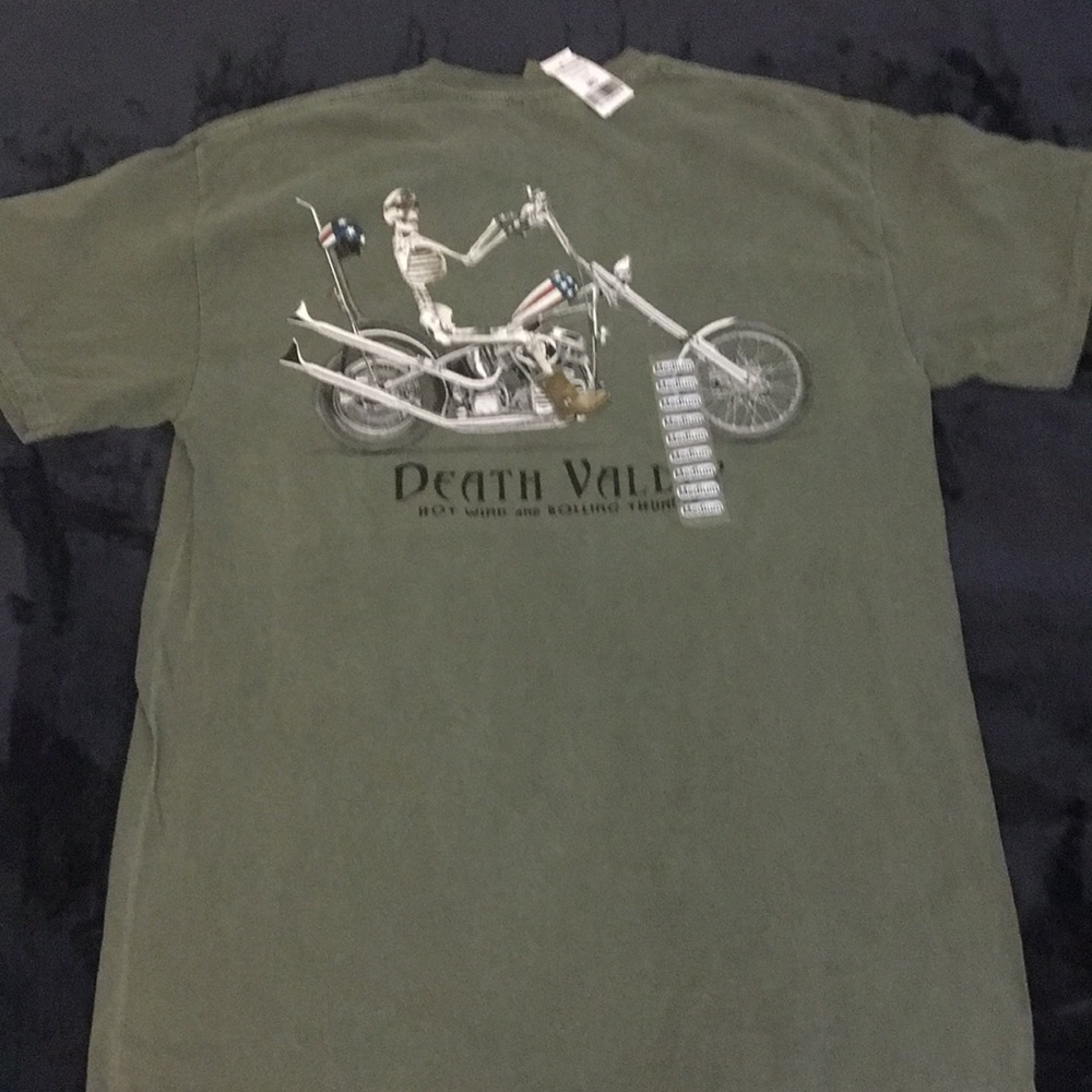 Skeleton on Motorcycle. 🏍 NWT. Medium. Men’s